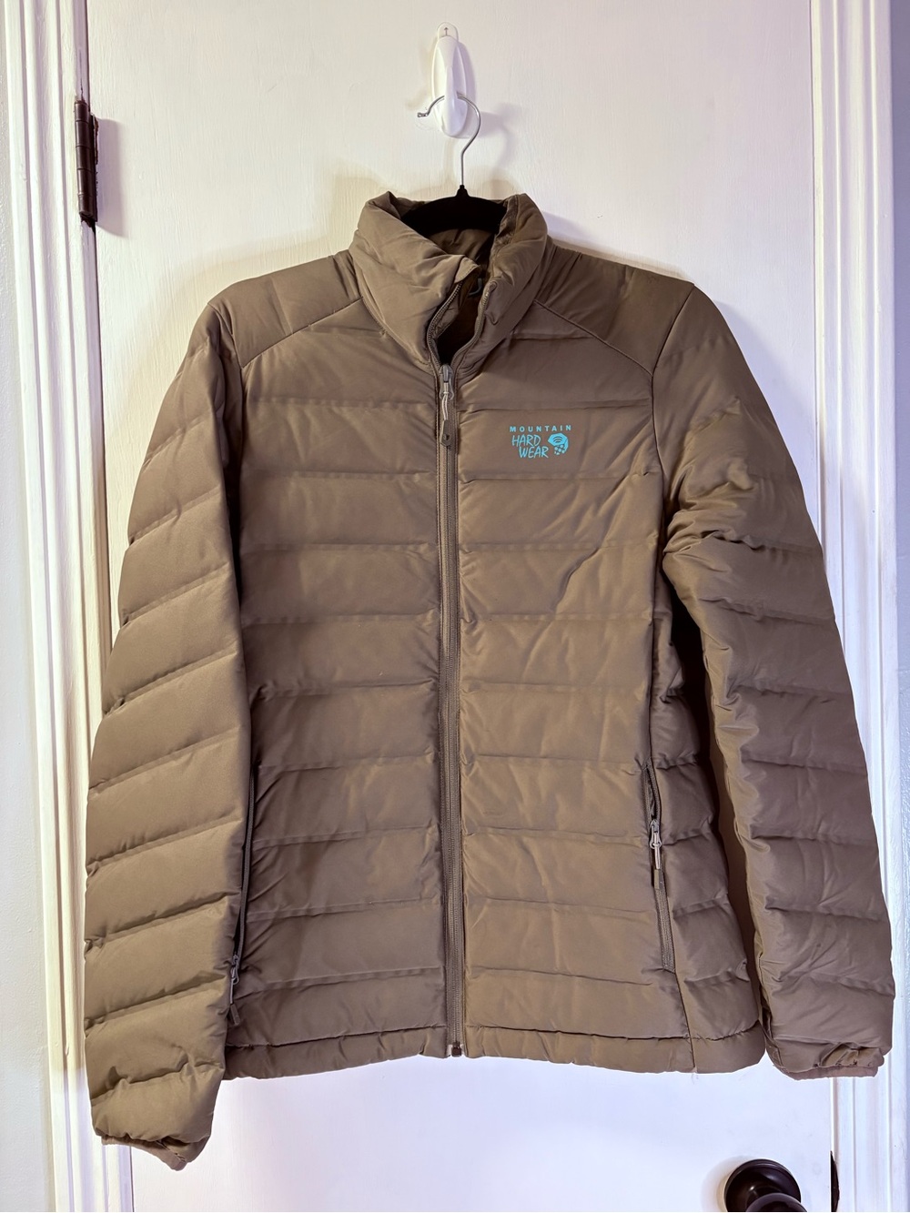 Mountain Hardwear Women's Puffer Jacket in Olive Green